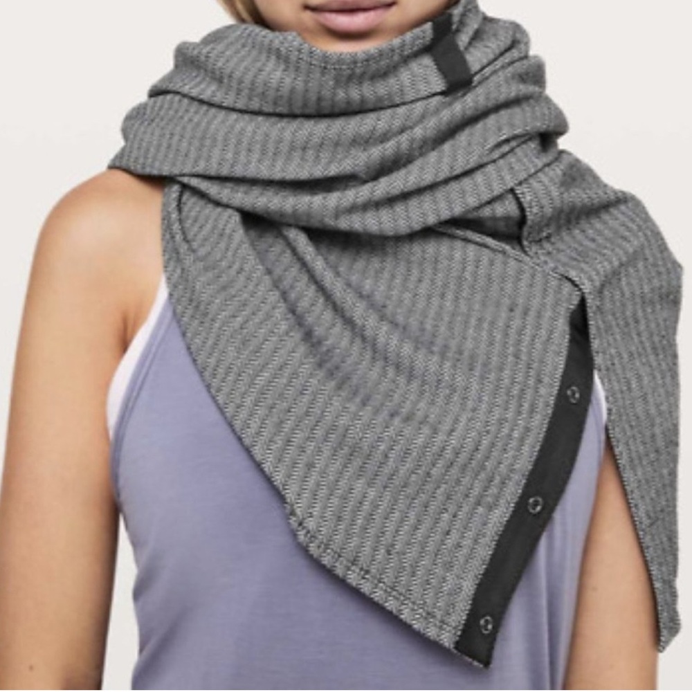 lululemon athletica Charcoal Wrap Scarf